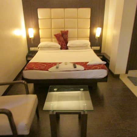 Hotel Mourya Residency Thane Ngoại thất bức ảnh