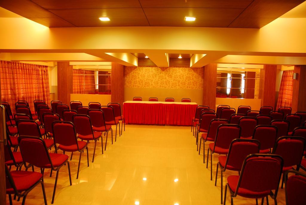 Hotel Mourya Residency Thane Ngoại thất bức ảnh