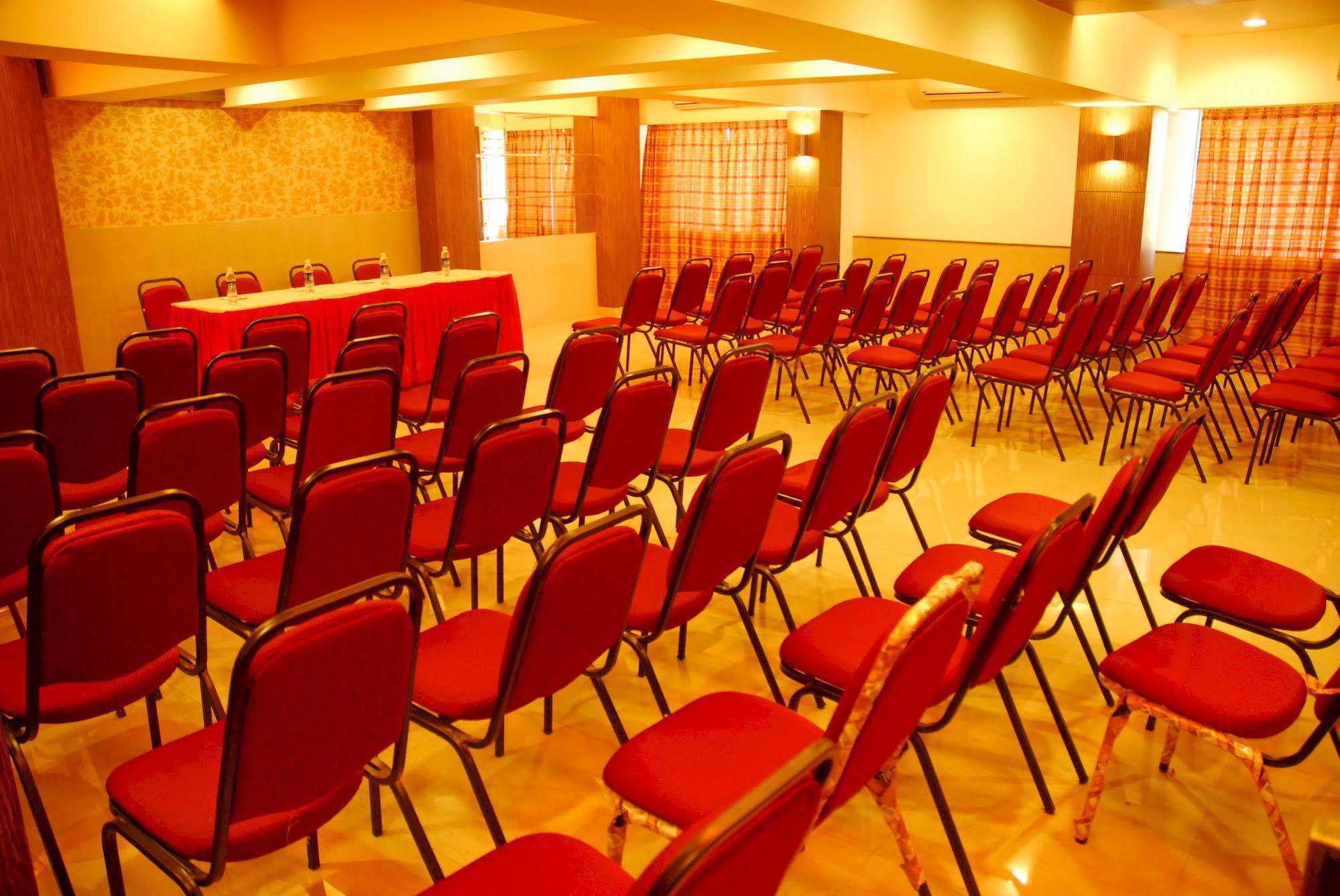 Hotel Mourya Residency Thane Ngoại thất bức ảnh