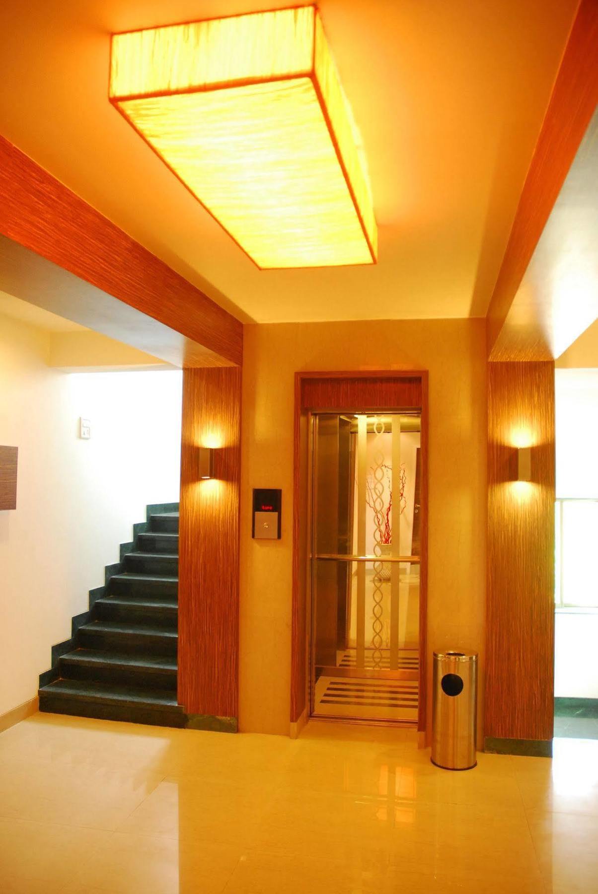 Hotel Mourya Residency Thane Ngoại thất bức ảnh