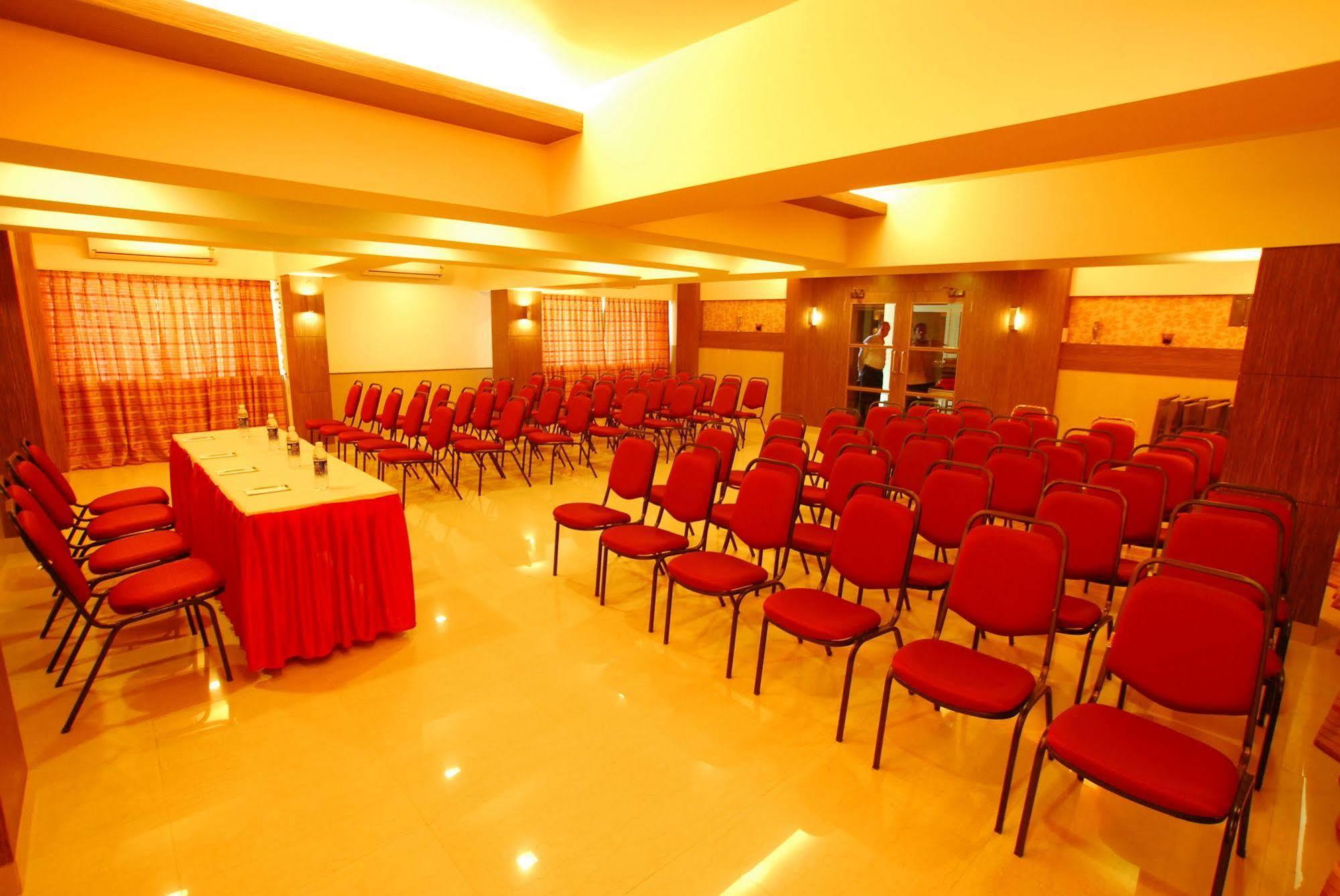 Hotel Mourya Residency Thane Ngoại thất bức ảnh